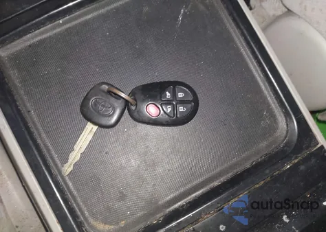 2012 Toyota Sienna Le V6 8 Passenger z USA, uszkodzony, nr VIN 5TDKK3DCXCS198323